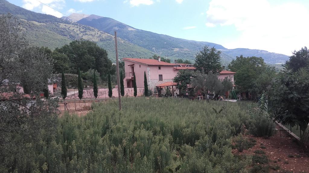 Agriturismo La Fattoria Сан Донато Вал ди Комино Екстериор снимка